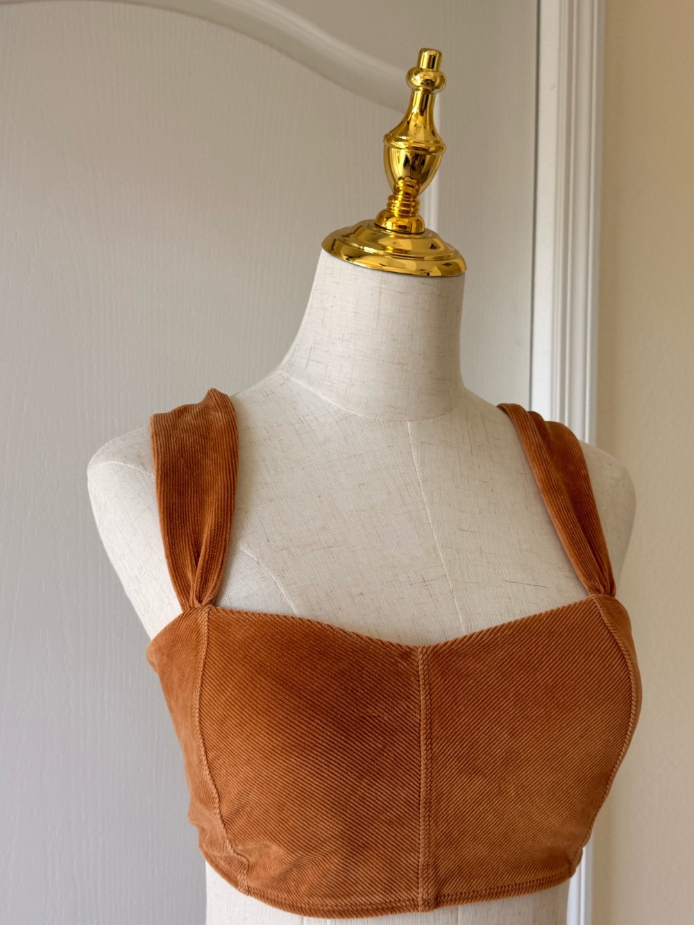 ALO Yoga Corduroy Sweetheart Crop Top - Rust Brown